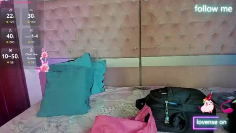 Snapshot of sweet_emmili chatting on April 13, 12:10 pm emmili online show from April 13, 12:10 pm