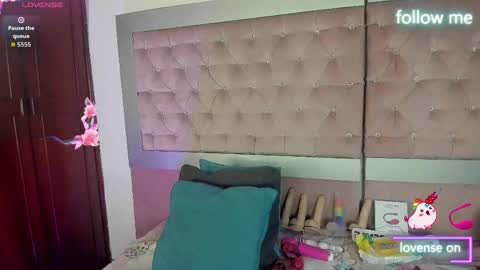 Snapshot of sweet_emmili chatting on April 15, 12:34 pm emmili online show from April 15, 12:34 pm