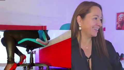 Snapshot of sweet_evans___ chatting on September 24, 3:10 am Sweet Evans online show from September 24, 3:10 am