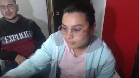 Snapshot of sweet_fantasy_couple chatting on February 22, 12:27 am sweet_fantasy_couple online show from February 22, 12:27 am
