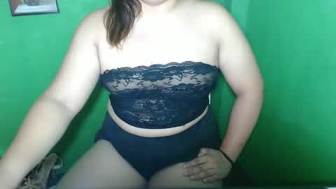sweet_frex123 online show from October 7, 2:42 am