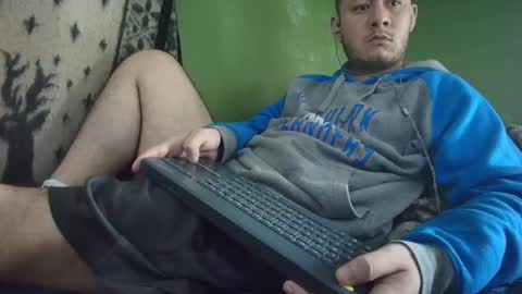 Snapshot of sweet_guy36 chatting on September 13, 3:45 pm sweet_guy36 online show from September 13, 3:45 pm