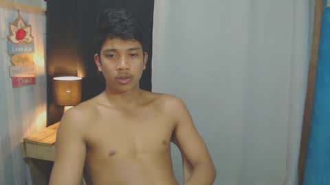 Snapshot of sweet_guyxx chatting on January 8, 8:06 am sweet_guyxx online show from January 8, 8:06 am