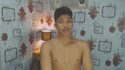 Snapshot of sweet_guyxx chatting on February 22, 6:52 pm sweet_guyxx online show from February 22, 6:52 pm