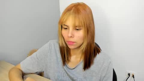 Snapshot of sweet_hann chatting on February 25, 10:29 pm Hanna online show from February 25, 10:29 pm
