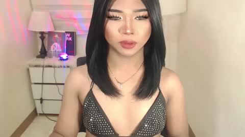 Snapshot of sweet_hoelly chatting on February 13, 11:39 am Slutty Shannel online show from February 13, 11:39 am