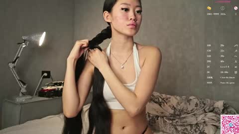Kim online show from May 2, 7:02 am