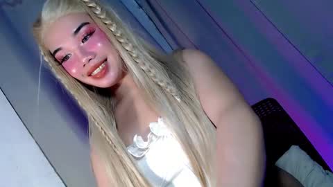 Snapshot of sweet_katrina69 chatting on November 7, 11:32 am sweet_katrina69 online show from November 7, 11:32 am