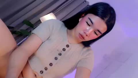 Snapshot of sweet_katrina69 chatting on December 4, 7:00 pm sweet_katrina69 online show from December 4, 7:00 pm