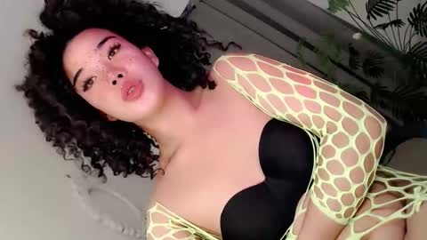 Snapshot of sweet_katrina69 chatting on February 5, 6:40 am sweet_katrina69 online show from February 5, 6:40 am