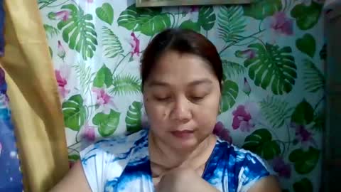 Snapshot of sweet_kayley chatting on December 22, 2:27 pm sweet_kayley online show from December 22, 2:27 pm