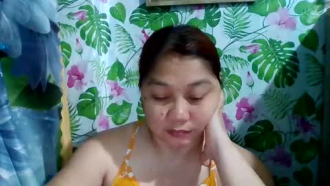 Snapshot of sweet_kayley chatting on January 2, 1:19 pm sweet_kayley online show from January 2, 1:19 pm
