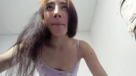 sweet_kitty_777 online show from May 14, 8:43 am