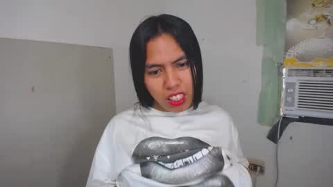 Snapshot of sweet_kyline69 chatting on October 29, 4:04 am sweet_kyline69 online show from October 29, 4:04 am