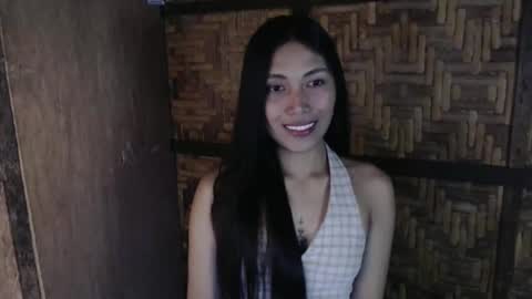 Snapshot of sweet_lady14 chatting on June 5, 5:29 pm sweet_lady14 online show from June 5, 5:29 pm