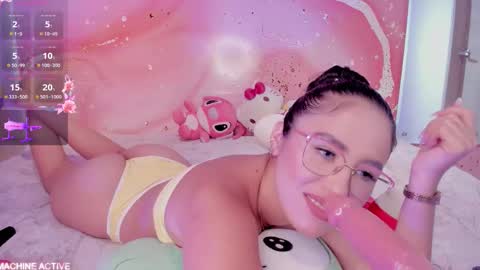 Snapshot of sweet_lemariee_ chatting on November 14, 3:00 pm Lemarie online show from November 14, 3:00 pm