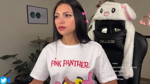 Snapshot of sweet_littleee chatting on January 16, 12:02 am free private online show from January 16, 12:02 am