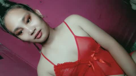 Snapshot of sweet_lover5 chatting on January 4, 5:16 pm SWEET LOVE online show from January 4, 5:16 pm
