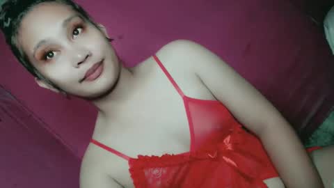 Snapshot of sweet_lover5 chatting on February 9, 3:23 pm SWEET LOVE online show from February 9, 3:23 pm
