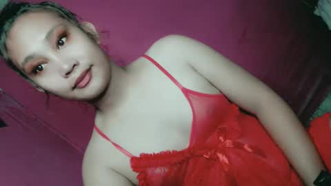 Snapshot of sweet_lover5 chatting on February 17, 10:29 am SWEET LOVE online show from February 17, 10:29 am