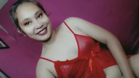 Snapshot of sweet_lover5 chatting on February 18, 2:27 am SWEET LOVE online show from February 18, 2:27 am