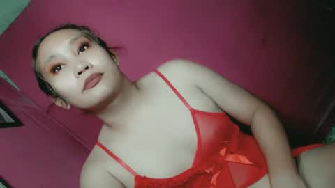 Snapshot of sweet_lover5 chatting on February 18, 3:54 pm SWEET LOVE online show from February 18, 3:54 pm