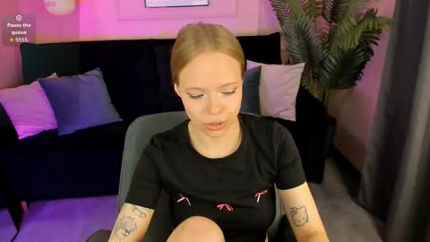 Snapshot of sweet_lucile chatting on May 23, 2:10 pm Lucy online show from May 23, 2:10 pm