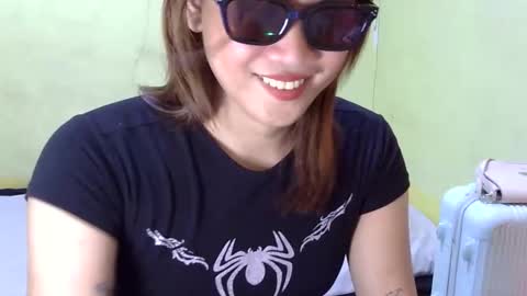 Snapshot of sweet_luna_26 chatting on October 15, 2:39 pm Sweet online show from October 15, 2:39 pm