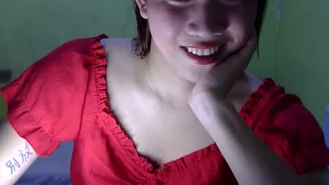 Snapshot of sweet_luna_26 chatting on October 16, 10:49 am Sweet online show from October 16, 10:49 am