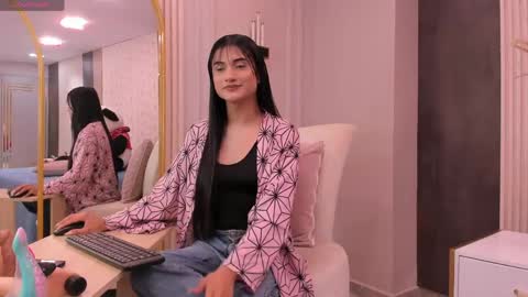 sweet_mafee online show from April 3, 6:50 pm