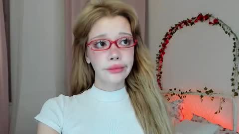 Snapshot of sweet_melissa133 chatting on February 27, 9:48 pm Melissa. Join me on Fansly link in social medias online show from February 27, 9:48 pm