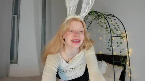 Melissa. Join me on Fansly link in social medias online show from May 21, 9:33 pm