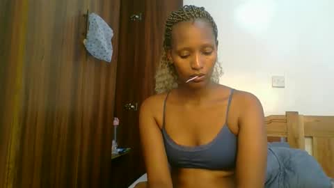 Linda online show from March 26, 2:33 pm