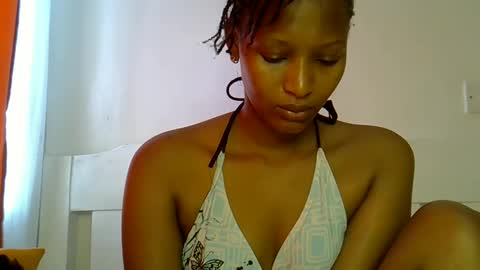 Snapshot of sweet_melod chatting on June 4, 5:02 am Linda online show from June 4, 5:02 am