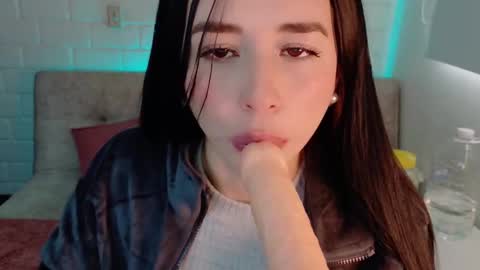 Sweet  Mia online show from September 16, 8:43 pm