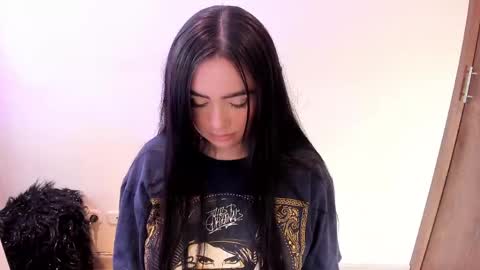 Snapshot of sweet_miiaa chatting on April 26, 4:54 am Mia Johns online show from April 26, 4:54 am