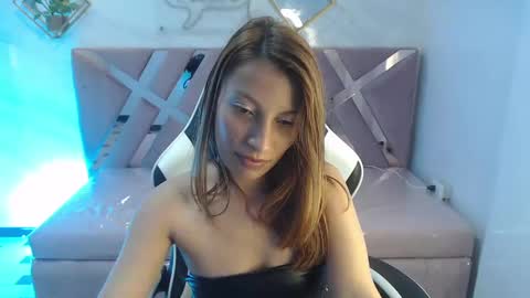 Snapshot of sweet_moon_v_ chatting on October 8, 3:15 am sweet_moon_v_ online show from October 8, 3:15 am