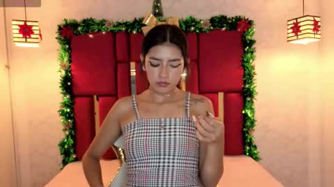 Snapshot of sweet_mussee chatting on December 19, 7:10 pm Daniela online show from December 19, 7:10 pm