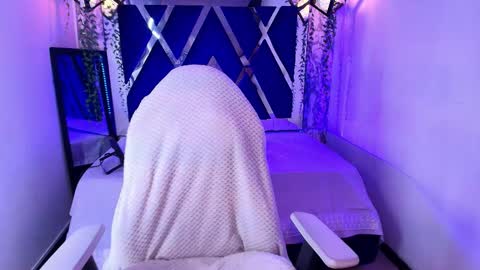 Snapshot of sweet_mussee chatting on March 10, 11:37 am Daniela online show from March 10, 11:37 am