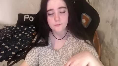 Snapshot of sweet_my_dream chatting on February 14, 11:07 am sweet_my_dream online show from February 14, 11:07 am