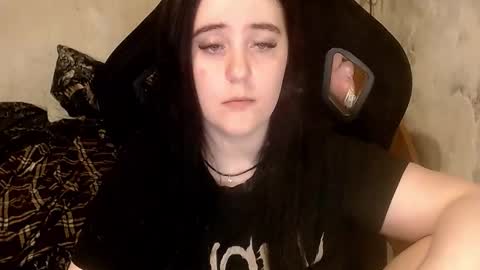 Snapshot of sweet_my_dream chatting on February 18, 3:19 pm sweet_my_dream online show from February 18, 3:19 pm