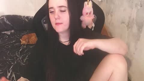 Snapshot of sweet_my_dream chatting on March 12, 10:10 am sweet_my_dream online show from March 12, 10:10 am