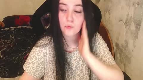 Snapshot of sweet_my_dream chatting on March 18, 4:54 pm sweet_my_dream online show from March 18, 4:54 pm