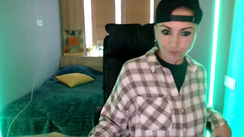 Snapshot of sweet_n_strong chatting on April 14, 5:57 am sweet_n_strong online show from April 14, 5:57 am
