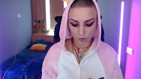 Snapshot of sweet_n_strong chatting on April 18, 11:14 am sweet_n_strong online show from April 18, 11:14 am