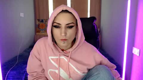 Snapshot of sweet_n_strong chatting on April 23, 6:36 am sweet_n_strong online show from April 23, 6:36 am