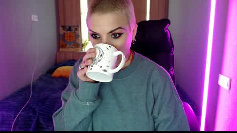 Snapshot of sweet_n_strong chatting on May 11, 11:38 am sweet_n_strong online show from May 11, 11:38 am