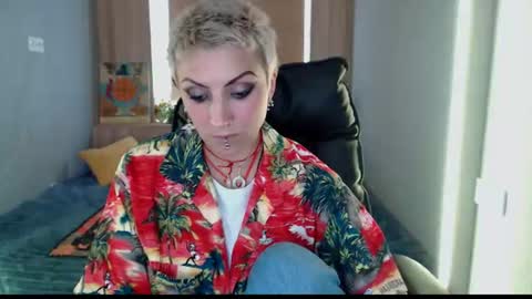 Snapshot of sweet_n_strong chatting on June 19, 5:56 am sweet_n_strong online show from June 19, 5:56 am