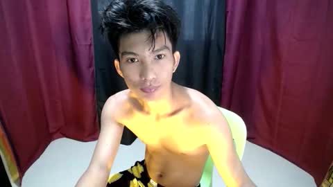 Snapshot of sweet_neth chatting on April 20, 4:26 am KENNETH online show from April 20, 4:26 am