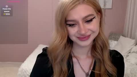 sweet_nicole_333 online show from March 7, 3:39 pm